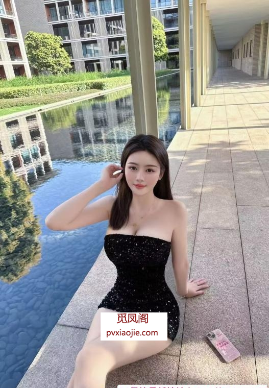 大胸妹湖里蓝芯