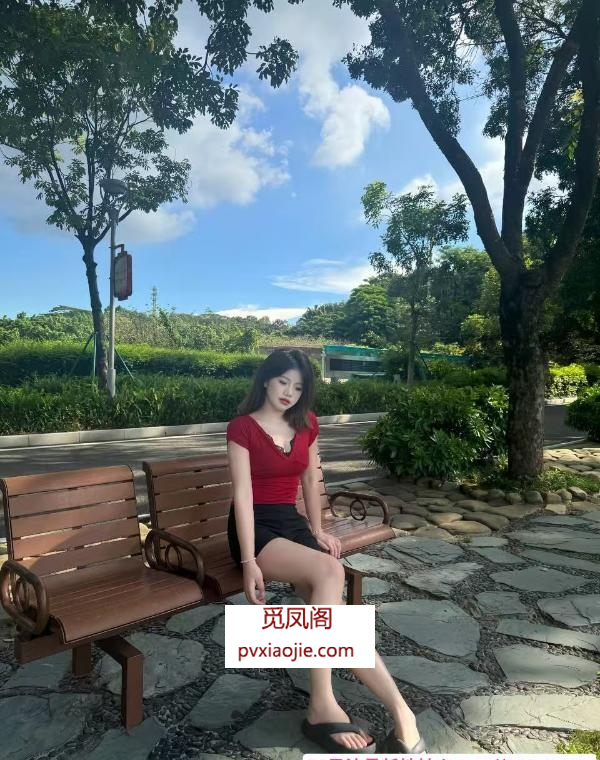 福田长腿大胸嫩妹