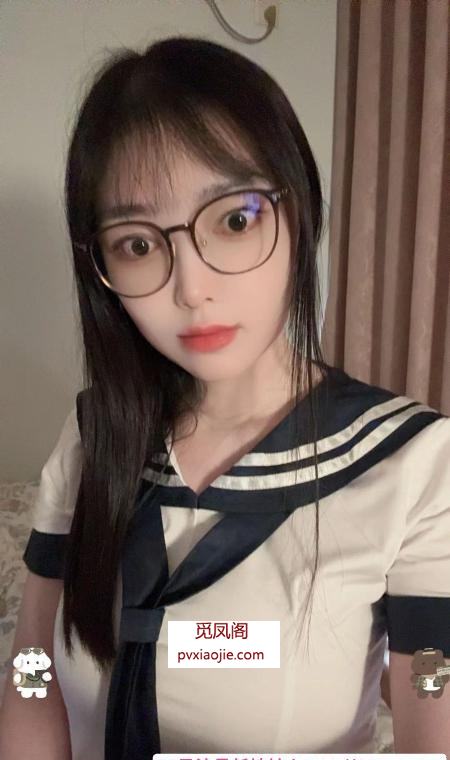 温柔大胸眼镜老师