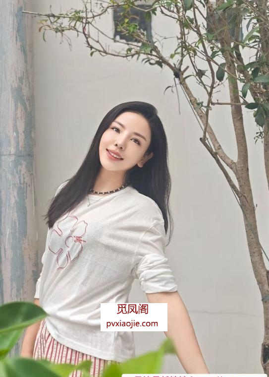 轻熟肥臀小鱼姐