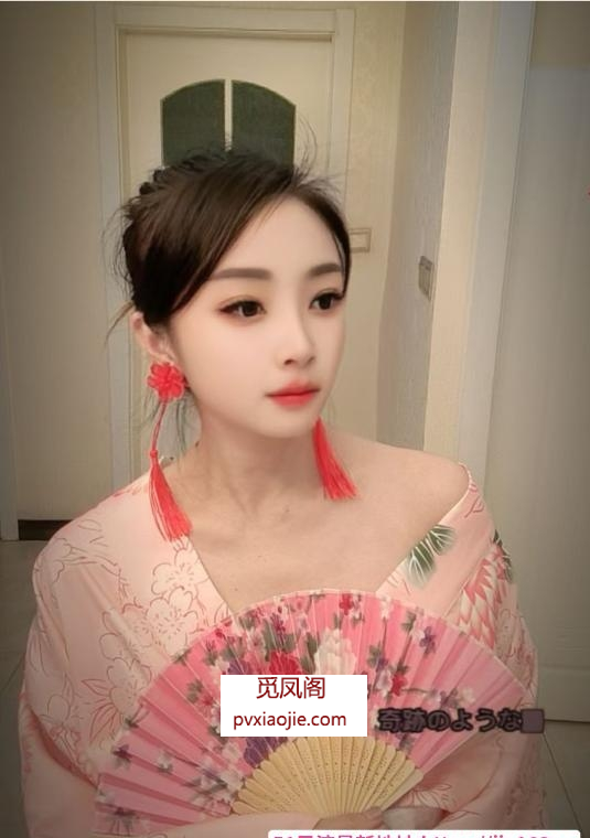 春节不打烊小姐姐